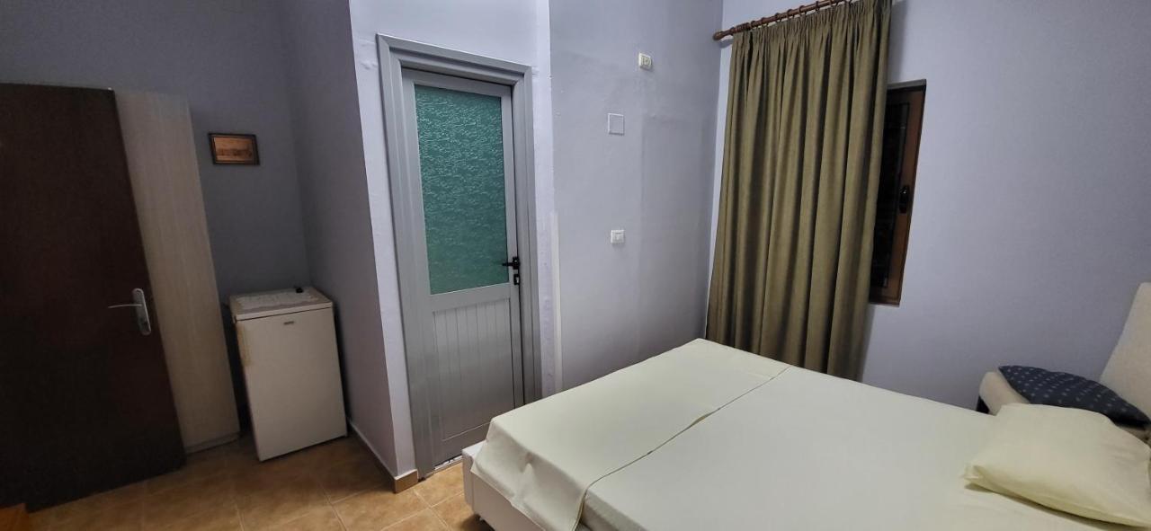 Jon Rooms Himare Eksteriør bilde